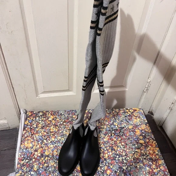 Givenchy - Picture 3 of 6